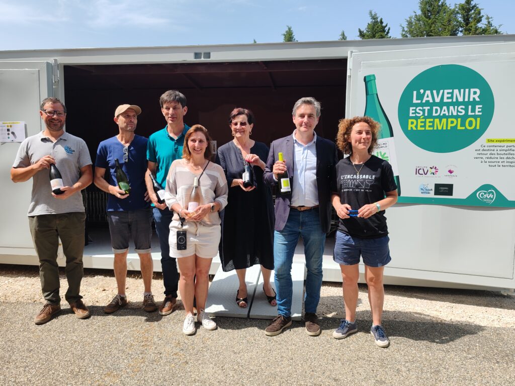 Un conteneur pour le réemploi des bouteilles en verre